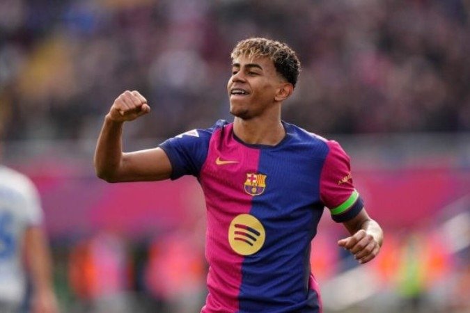 Lamine Yamal deve renovar contrato com Barcelona quando completar 18 anos - (crédito: - Foto: Alex Caparros/Getty Images) Lamine Yamal deve renovar contrato com Barcelona quando completar 18 anos - (crédito: - Foto: Alex Caparros/Getty Images)