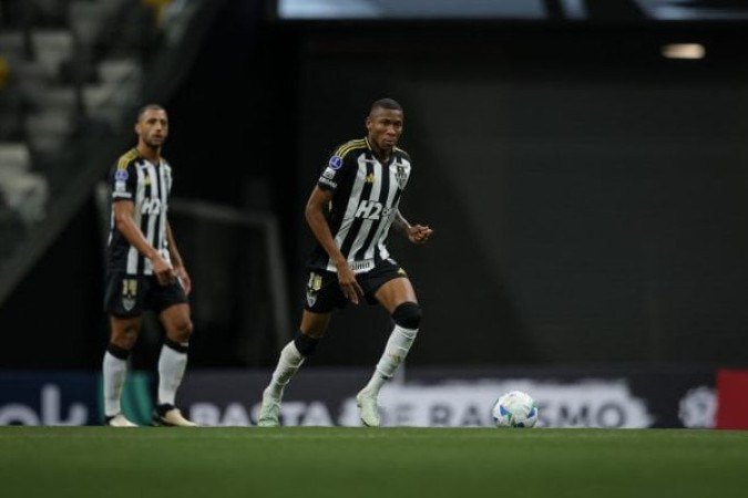  PATRICK – Substituiu Igor Gomes e não foi muito diferente do titular. Pouca coisa na criação e um trabalho correto fechando espaços e ajudando na defesa. NOTA 5,5. Foto: Pedro Souza / Atlético