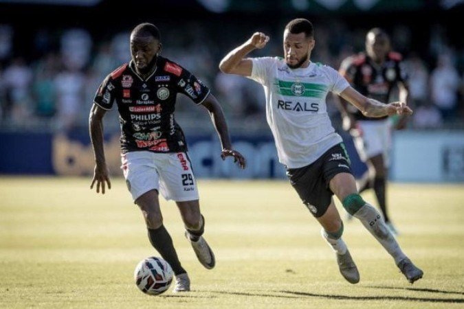 Allano marcou seu primeiro gol com a camisa alvinegra na vitória sobre o Botafogo-SP pela Série B - (crédito: Foto: André Oito/Operário) Allano marcou seu primeiro gol com a camisa alvinegra na vitória sobre o Botafogo-SP pela Série B - (crédito: Foto: André Oito/Operário)
