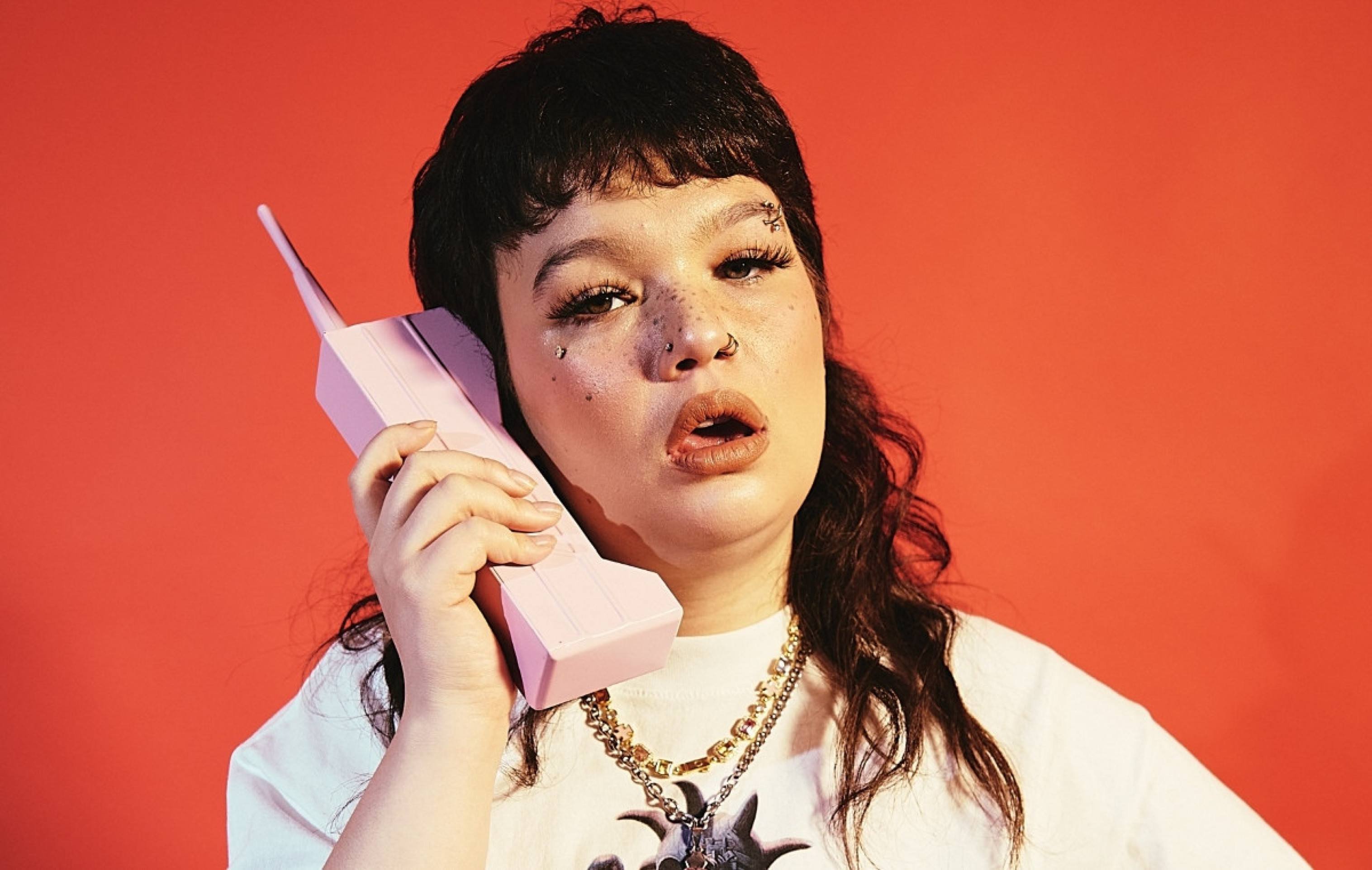 A nova faixa envolvente de Lola Young -  (crédito: TMJBrazil)