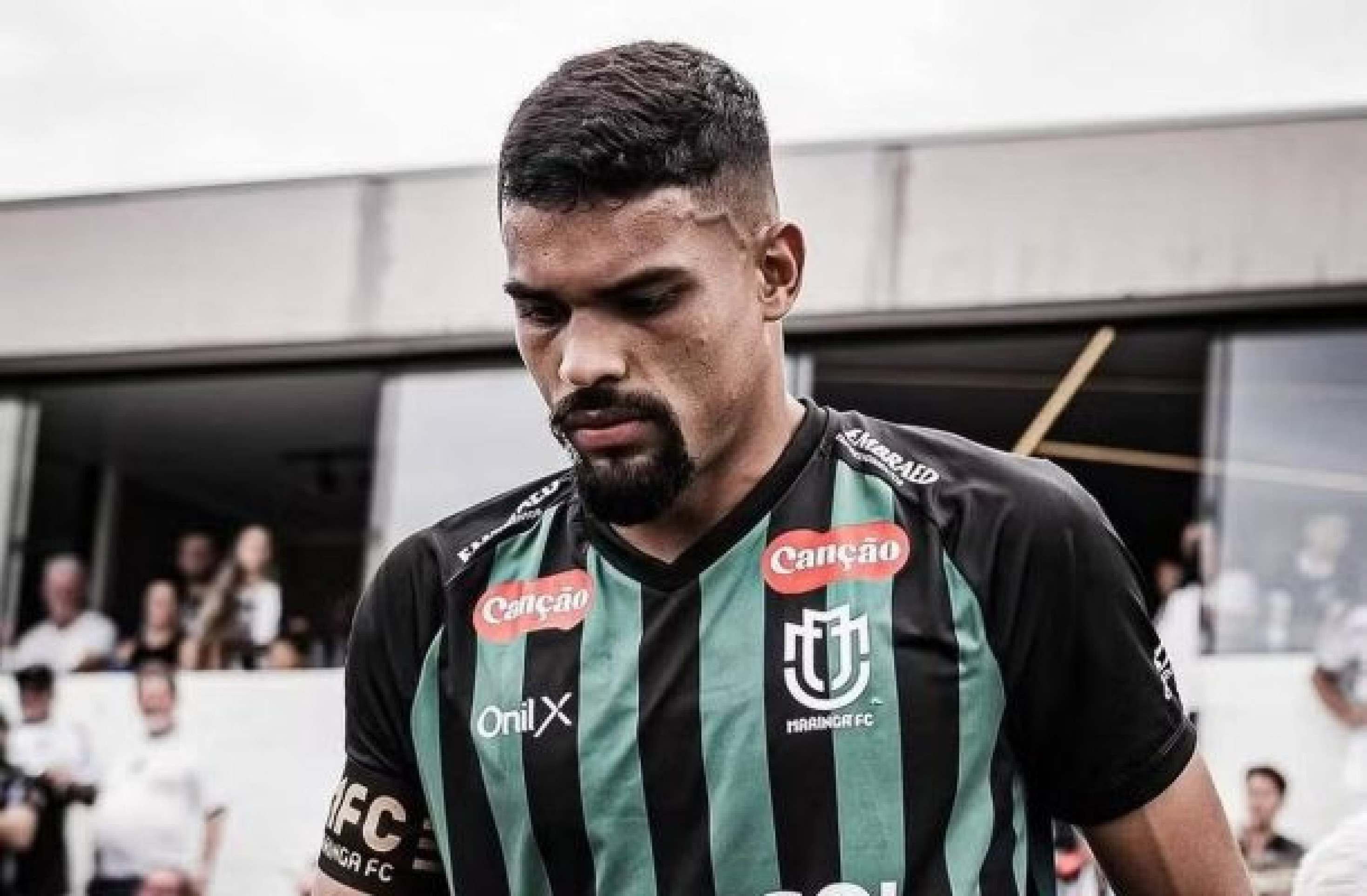 ??rbitro afirma que zagueiro do Maringá pediu para levar cartão; clube nega