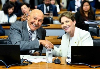 Os relatores do projeto na CMA e na CRA, Confúcio Moura e Tereza Cristina. Segundo a senadora, o texto 'não traz fragilização da lei' -  (crédito: Geraldo Magela/Agência Senado)
