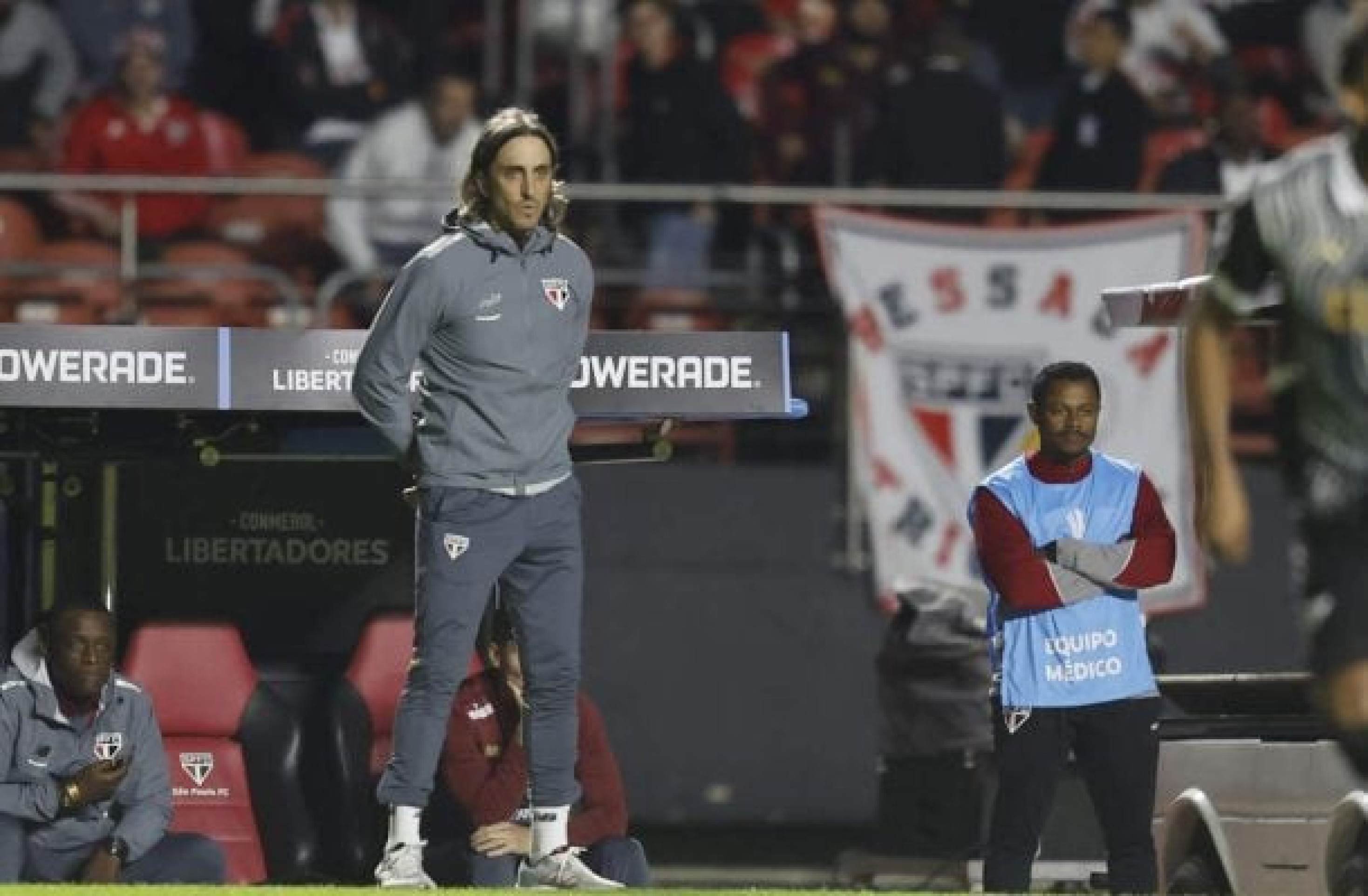 STJD pune Zubeldía e ele desfalcará o São Paulo por duas rodadas
