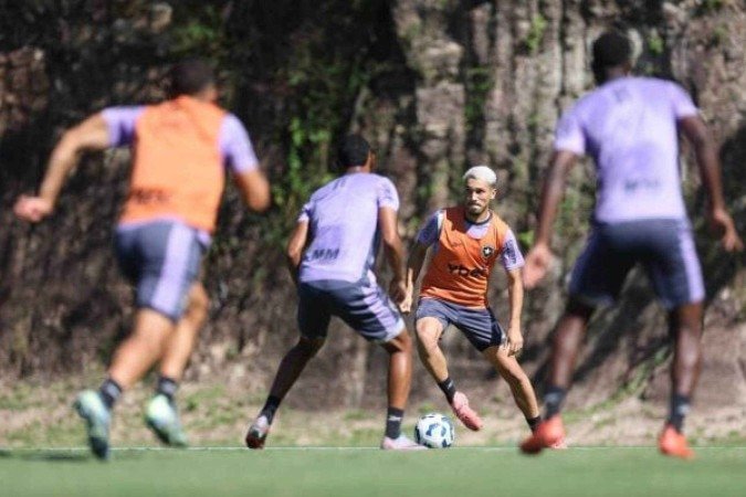 Lindes pode ser uma das novidades na próxima quinta-feira, em Brasília - (crédito: Foto: Vitor Silva/Botafogo) Lindes pode ser uma das novidades na próxima quinta-feira, em Brasília - (crédito: Foto: Vitor Silva/Botafogo)