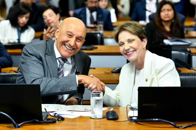 Os relatores do projeto na CMA e na CRA, Confúcio Moura e Tereza Cristina. Segundo a senadora, o texto Os relatores do projeto na CMA e na CRA, Confúcio Moura e Tereza Cristina. Segundo a senadora, o texto