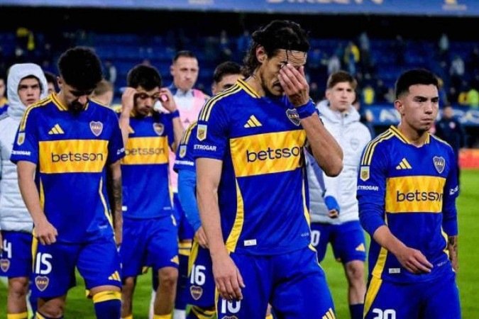 Jogadores do Boca saíram de campo sob vaias intensas da torcida na Bombonera - (crédito: Foto: Marcelo Endelli Getty/Images) Jogadores do Boca saíram de campo sob vaias intensas da torcida na Bombonera - (crédito: Foto: Marcelo Endelli Getty/Images)