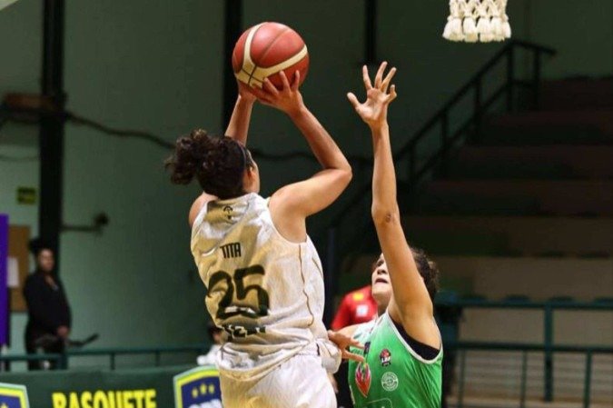 O Cerrado saiu na frente no Ginásio da Asceb, mas não conseguiu segurar o resultado diante do time paulista na noite desta terça-feira - (crédito: Felipe Costa/Cerrado Basquete) O Cerrado saiu na frente no Ginásio da Asceb, mas não conseguiu segurar o resultado diante do time paulista na noite desta terça-feira - (crédito: Felipe Costa/Cerrado Basquete)