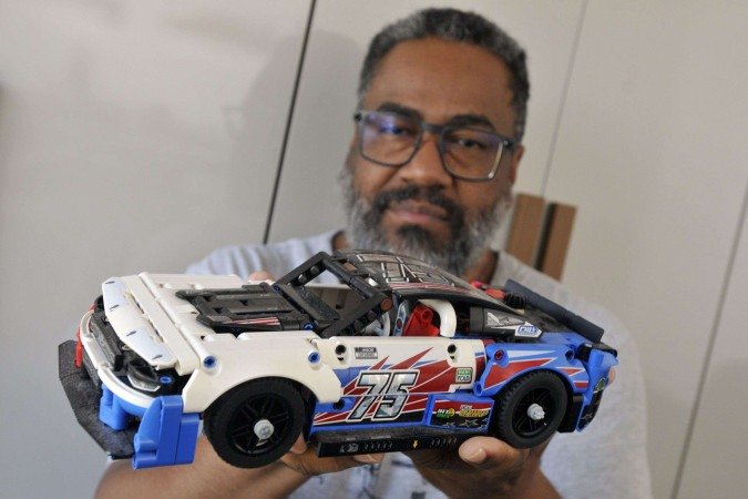 Felipe Lacerda não vê problemas em ter Lego sendo adulto - (crédito: Minervino Júnior/CB/D.A.Press) Felipe Lacerda não vê problemas em ter Lego sendo adulto - (crédito: Minervino Júnior/CB/D.A.Press)