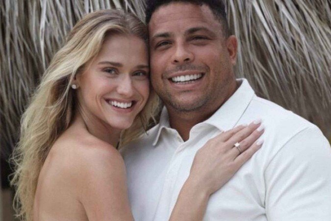 Esposa de Ronaldo Fenômeno pede 'vergonha na cara' a ex-volante apoiador da eleição na CBF - (crédito: Foto: Reprodução/Instagram) Esposa de Ronaldo Fenômeno pede 'vergonha na cara' a ex-volante apoiador da eleição na CBF - (crédito: Foto: Reprodução/Instagram)
