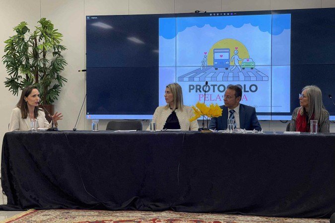 O evento visa debater estratégias para o atendimento humanizado às vítimas e discutir soluções concretas para prevenir tragédias nas ruas e estradas do país. - (crédito: Davi Cruz) O evento visa debater estratégias para o atendimento humanizado às vítimas e discutir soluções concretas para prevenir tragédias nas ruas e estradas do país. - (crédito: Davi Cruz)