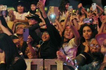 Fãs levam familiares para curtir show de Ana Castela  -  (crédito: Minervino Junior/CB/D.A Press                      )
