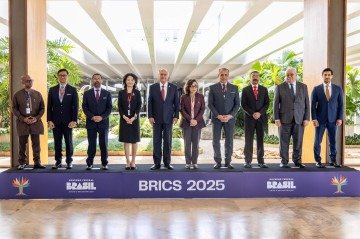 A reunião contou com a presença de representantes dos 11 países que compõem o Brics: Brasil, Rússia, Índia, China, África do Sul, Egito, Emirados Árabes Unidos, Arábia Saudita, Etiópia, Irã e Indonésia -  (crédito: Júlio César Silva/MDIC)