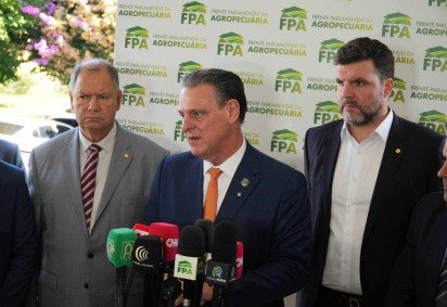 O ministro da Agricultura, Carlos Fávaro, anunciou nesta terça-feira (20) a convocação imediata de 200 auditores fiscais federais agropecuários aprovados no concurso público realizado em 2024 -  (crédito: Divulgação/Frente Parlamentar da Agropecuária)