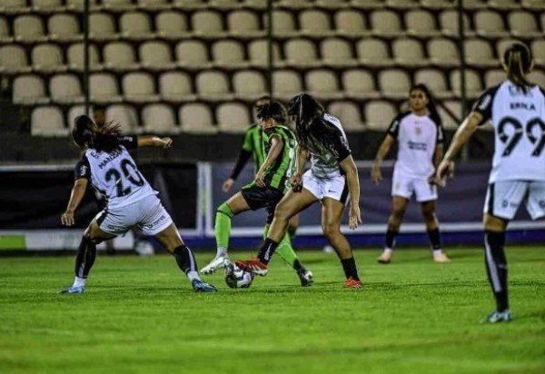 Foto: Mourão Panda / América