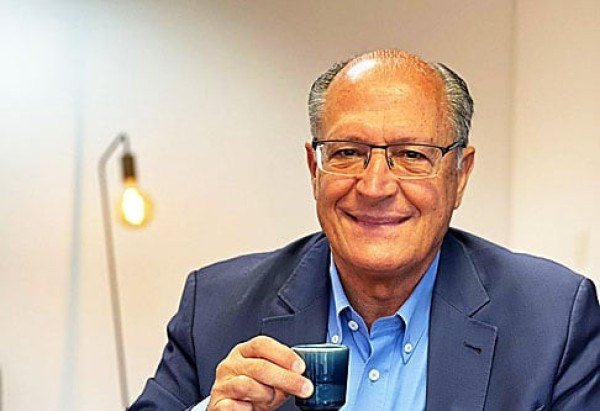 De acordo com a assessoria de comunicação da vice-Presidência, Alckmin ou mal após ter apresentado enjoo e dores abdominais -  (crédito: Reprodução do Twitter @geraldoalckmin)