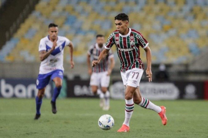 PAULO BAYA - Deu fôlego para o ataque, mas peca tecnicamente. Não falta vontade pelo menos. NOTA: 5,5 - Foto: Divulgação/Fluminense FC