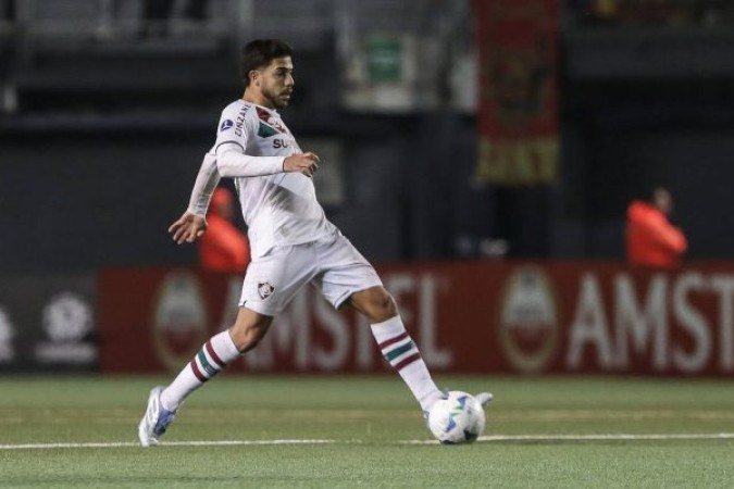 NONATO - Foi mais participativo ofensivamente do que Hércules. Ficou em desvantagem na bola aérea no gol da Aparecidense, mas foi um erro de marcação coletivo. NOTA: 5,5 - Foto: Divulgação/Fluminense FC