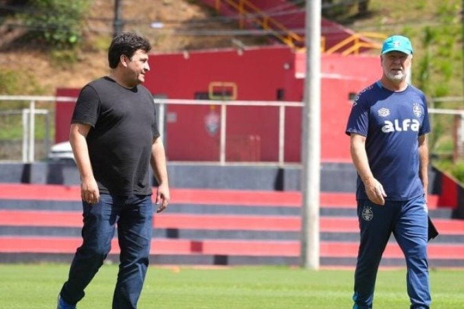 Presidente do Grêmio (esquerda), Alberto Guerra, e o diretor técnico, Luiz Felipe Scolari, vão ao Rio de Janeiro pedir explicar à CBF por erros de arbitragem - (crédito: Foto: Cristiano Oliveski / Grêmio FBPA) Presidente do Grêmio (esquerda), Alberto Guerra, e o diretor técnico, Luiz Felipe Scolari, vão ao Rio de Janeiro pedir explicar à CBF por erros de arbitragem - (crédito: Foto: Cristiano Oliveski / Grêmio FBPA)
