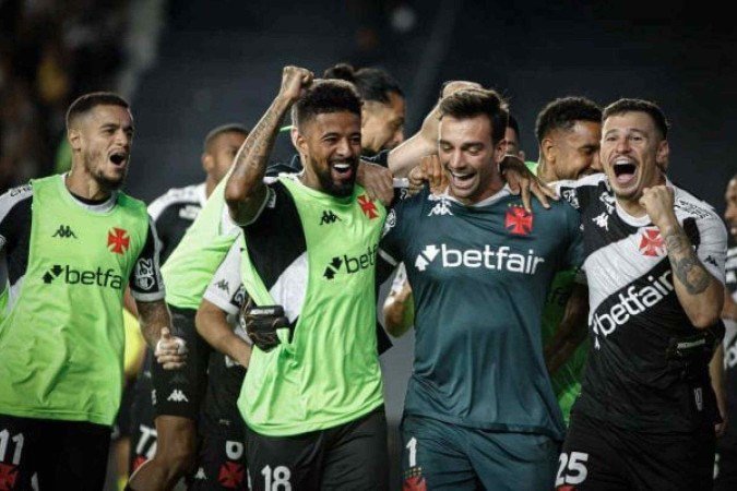 Léo Jardim foi, mais uma vez, o herói do Vasco em um duelo pela Copa do Brasil - (crédito: Foto: Matheus Lima/Vasco) Léo Jardim foi, mais uma vez, o herói do Vasco em um duelo pela Copa do Brasil - (crédito: Foto: Matheus Lima/Vasco)