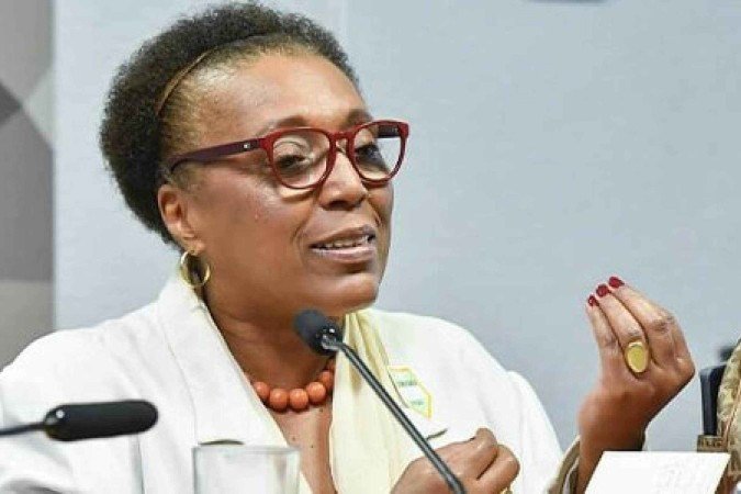 Ministra Vera Lúcia Santana Araújo foi vítima de um episódio de racismo e foi impedida de entrar para palestrar, mesmo apresentando documento - (crédito: Reprodução TSE) Ministra Vera Lúcia Santana Araújo foi vítima de um episódio de racismo e foi impedida de entrar para palestrar, mesmo apresentando documento - (crédito: Reprodução TSE)