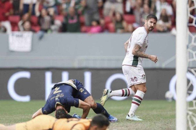 Everaldo marcou na goleada do Fluminense sobre a Aparecidense, no Mané Garrincha - (crédito: - Foto: Marcelo Gonçalves/Fluminense FC) Everaldo marcou na goleada do Fluminense sobre a Aparecidense, no Mané Garrincha - (crédito: - Foto: Marcelo Gonçalves/Fluminense FC)