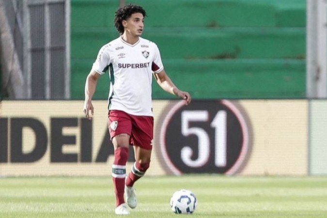 Gabriel Fuentes em ação com a camisa do Fluminense na temporada - (crédito: - Foto: Lucas Merçon/Fluminense) Gabriel Fuentes em ação com a camisa do Fluminense na temporada - (crédito: - Foto: Lucas Merçon/Fluminense)