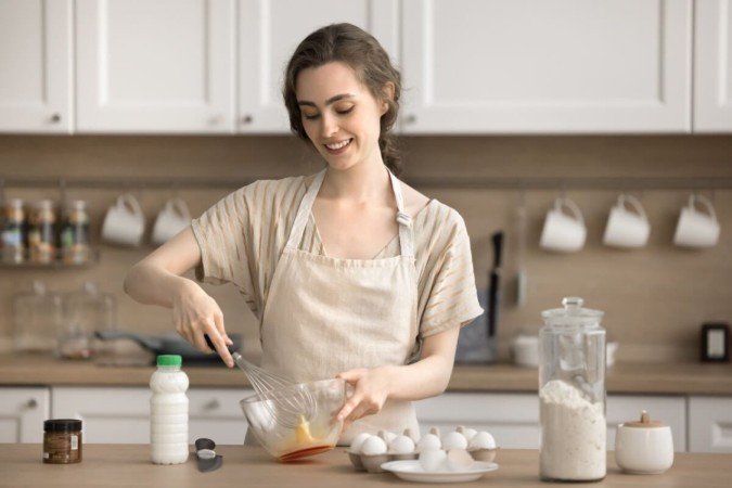 O ovo oferece praticidade, variedade de sabores e uma série de benefícios para a saúde (Imagem: fizkes | Shutterstock) - (crédito: EdiCase) O ovo oferece praticidade, variedade de sabores e uma série de benefícios para a saúde (Imagem: fizkes | Shutterstock) - (crédito: EdiCase)