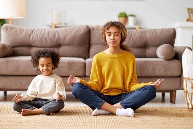 Meditar traz benefícios para todas as idades (Imagem: Evgeny Atamanenko | Shutterstock) - (crédito: EdiCase) Meditar traz benefícios para todas as idades (Imagem: Evgeny Atamanenko | Shutterstock) - (crédito: EdiCase)