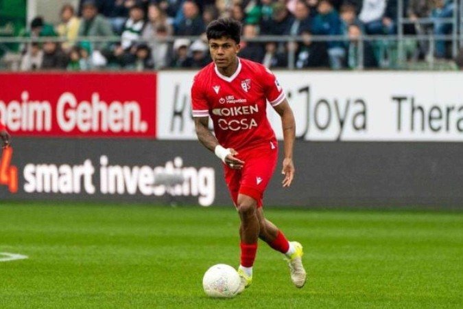 Baltazar comemorou a permanência na primeira divisão -  (crédito: Créditos: Divulgação/Sion)