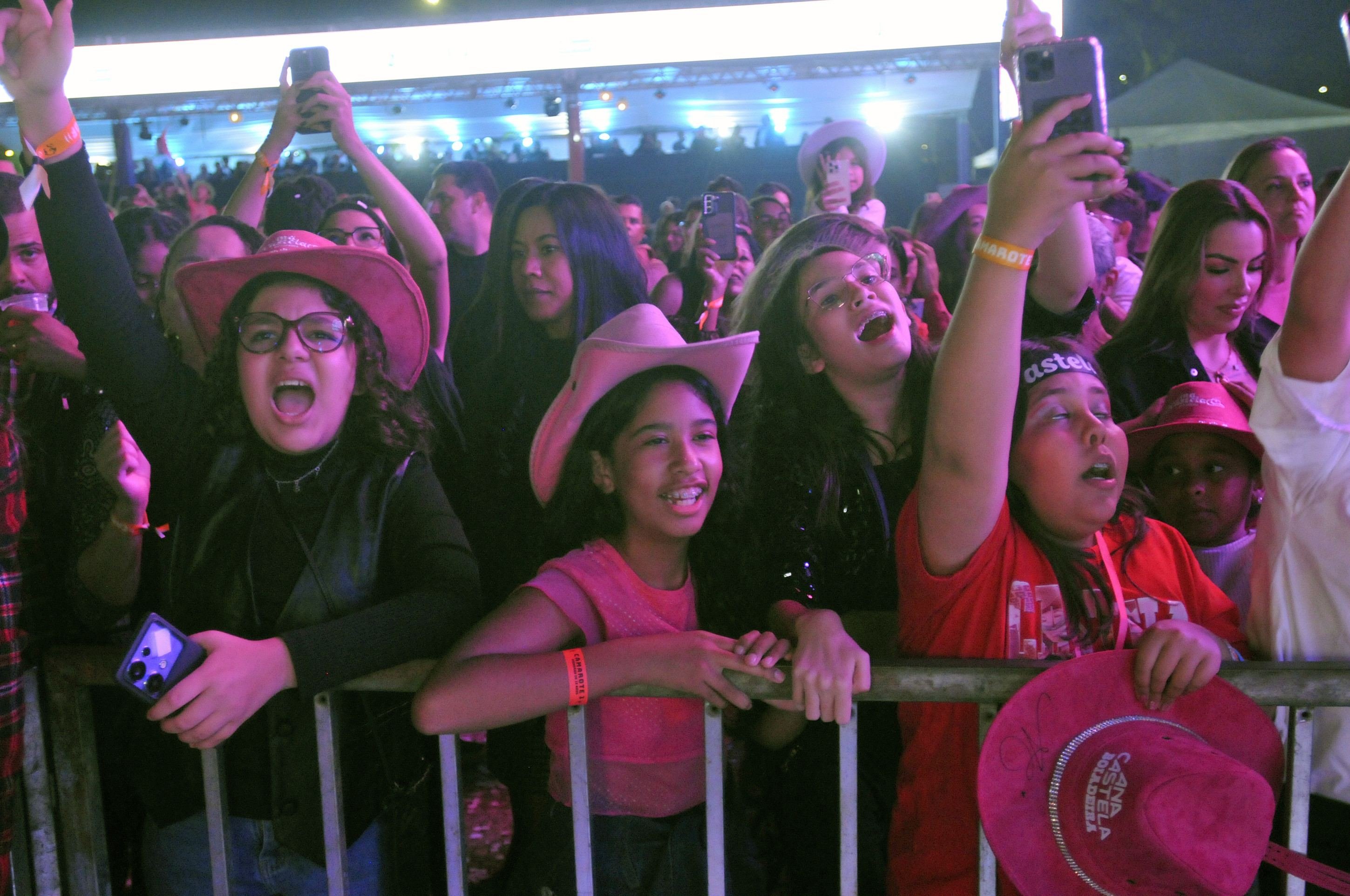  DIA MUNDIAL DA DIVERSIDADE CULTURAL. Show de Ana Castela