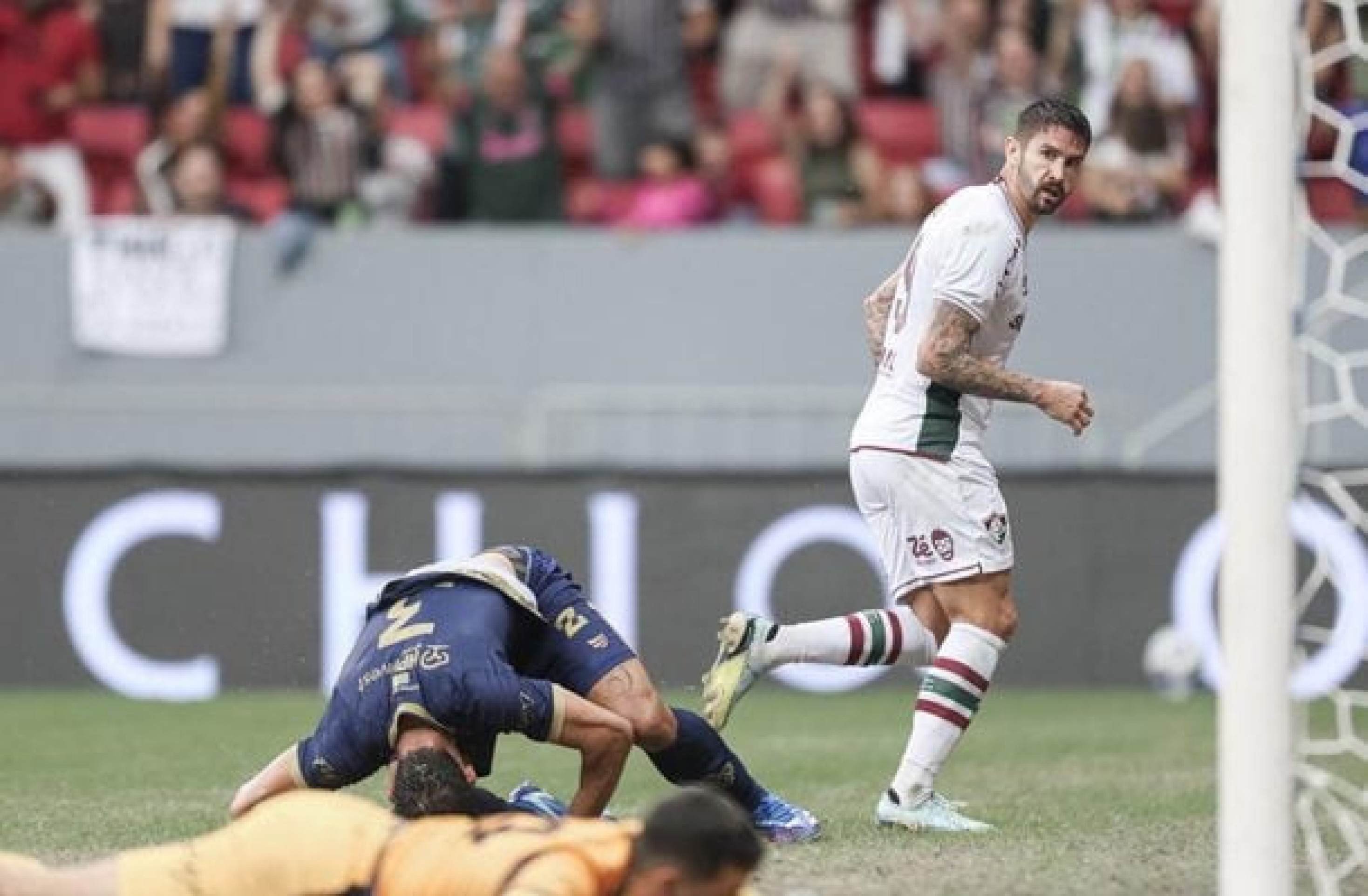 Fluminense goleia Aparecidense e vai às oitavas da Copa do Brasil