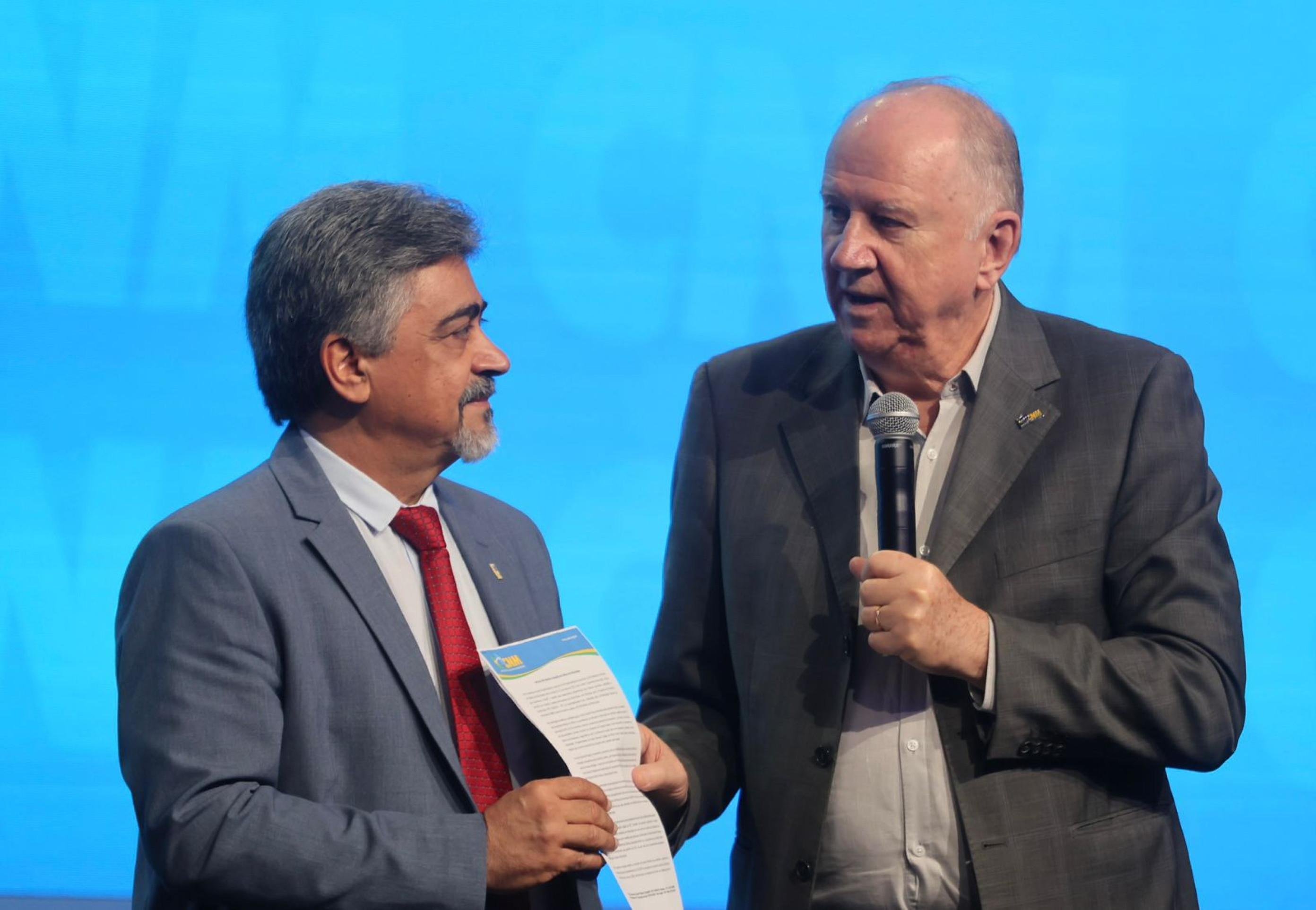 Municípios não terão perdas com isenção do IR, garante Lira