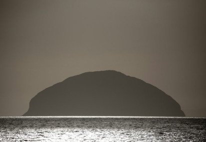 Ao longo da história, algumas ilhas ao redor do mundo já sumiram, reapareceram ou permanecem misteriosas, desafiando navegadores e até mesmo a ciência. -  (crédito: Ben Wicks/Unsplash)