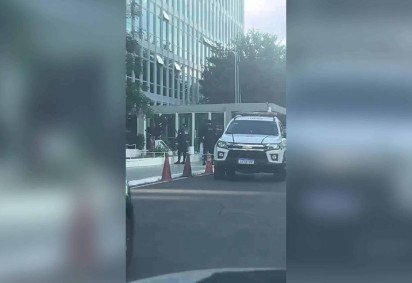 Militares do Bope foram acionados para uma ocorrência de suspeita de artefato em frente ao local -  (crédito: Material cedido ao Correio)