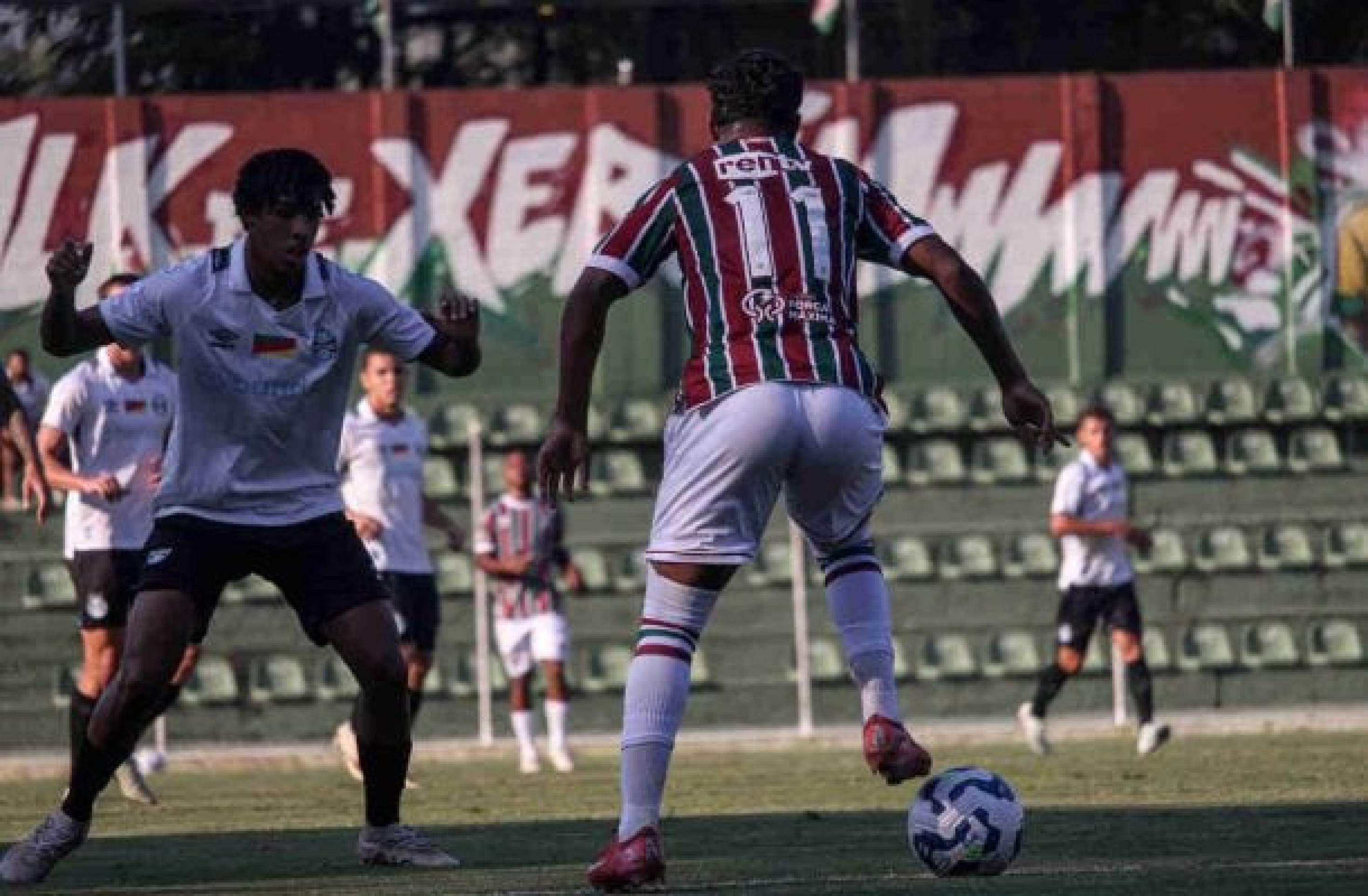 Fluminense busca virada nos acréscimos contra o Grêmio pelo Brasileirão sub-20