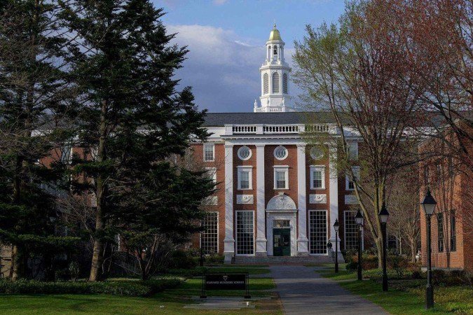 Trump proíbe Harvard de matricular estrangeiros: 'Que isso sirva como aviso' - (crédito: BBC Geral) Trump proíbe Harvard de matricular estrangeiros: 'Que isso sirva como aviso' - (crédito: BBC Geral)