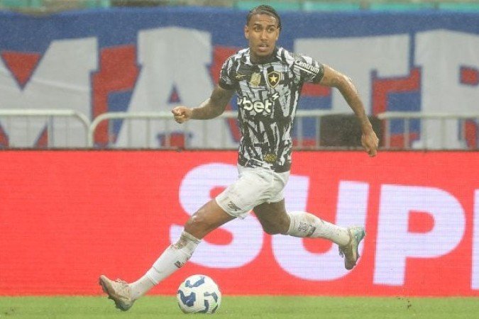 RWAN - Atrapalhou menos do que Elias porque praticamente nÃ£o tocou na bola. Se isso acontecesse, certamente faria igual a quem substituiu - NOTA: 4,0 - Foto: Vitor Silva/Botafogo 