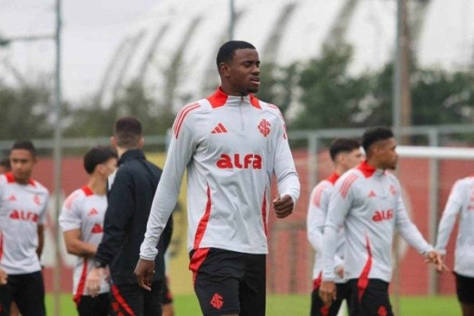 Pelo menos três garotos da base serão titulares do Inter no duelo contra o Maracanã. Gustavo Prado é cotado para estar entre os 11 iniciais - (crédito: Foto: Ricardo Duarte / Internacional) Pelo menos três garotos da base serão titulares do Inter no duelo contra o Maracanã. Gustavo Prado é cotado para estar entre os 11 iniciais - (crédito: Foto: Ricardo Duarte / Internacional)