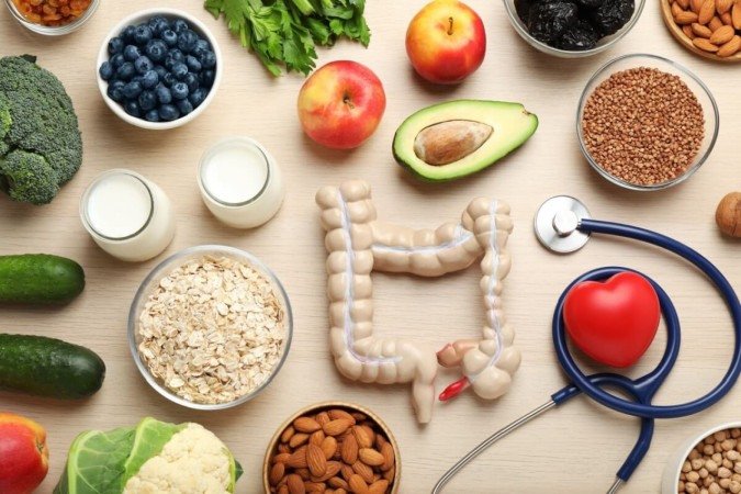 O cuidado com a alimentação é essencial para o intestino funcionar corretamente (Imagem: New Africa | Shutterstock) - (crédito: EdiCase) O cuidado com a alimentação é essencial para o intestino funcionar corretamente (Imagem: New Africa | Shutterstock) - (crédito: EdiCase)