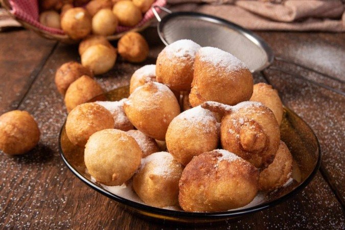 Bolinho de chuva com banana (Imagem: 9858360 |
Shutterstock)
- (crédito: EdiCase) Bolinho de chuva com banana (Imagem: 9858360 |
Shutterstock)
- (crédito: EdiCase)