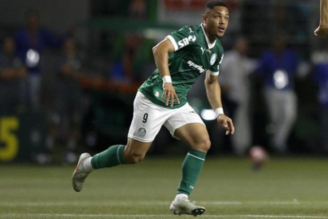 VITOR ROQUE - Teve dificuldades com os poucos espaÃ§os na Ã¡rea do CearÃ¡ no primeiro tempo. JÃ¡ na etapa final, perdeu uma grande chance nos primeiros minutos. Foi substituÃ­do no decorrer do segundo tempo. NOTA: 5,5 - Foto: Cesar Greco/Palmeiras