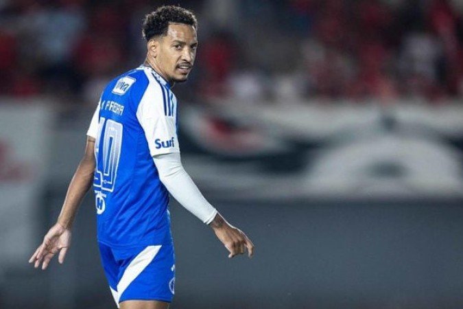 MATHEUS PEREIRA - Principal articulador da equipe, deu bons passes e levou bastante perigo em finalizações de fora da área. Além disso, começou a jogada do segundo gol marcado por Eduardo e deu assistência para Jonathan Jesus, autor do terceiro gol da Raposa. NOTA 8,5 - Foto: Heber Gomes / Cruzeiro