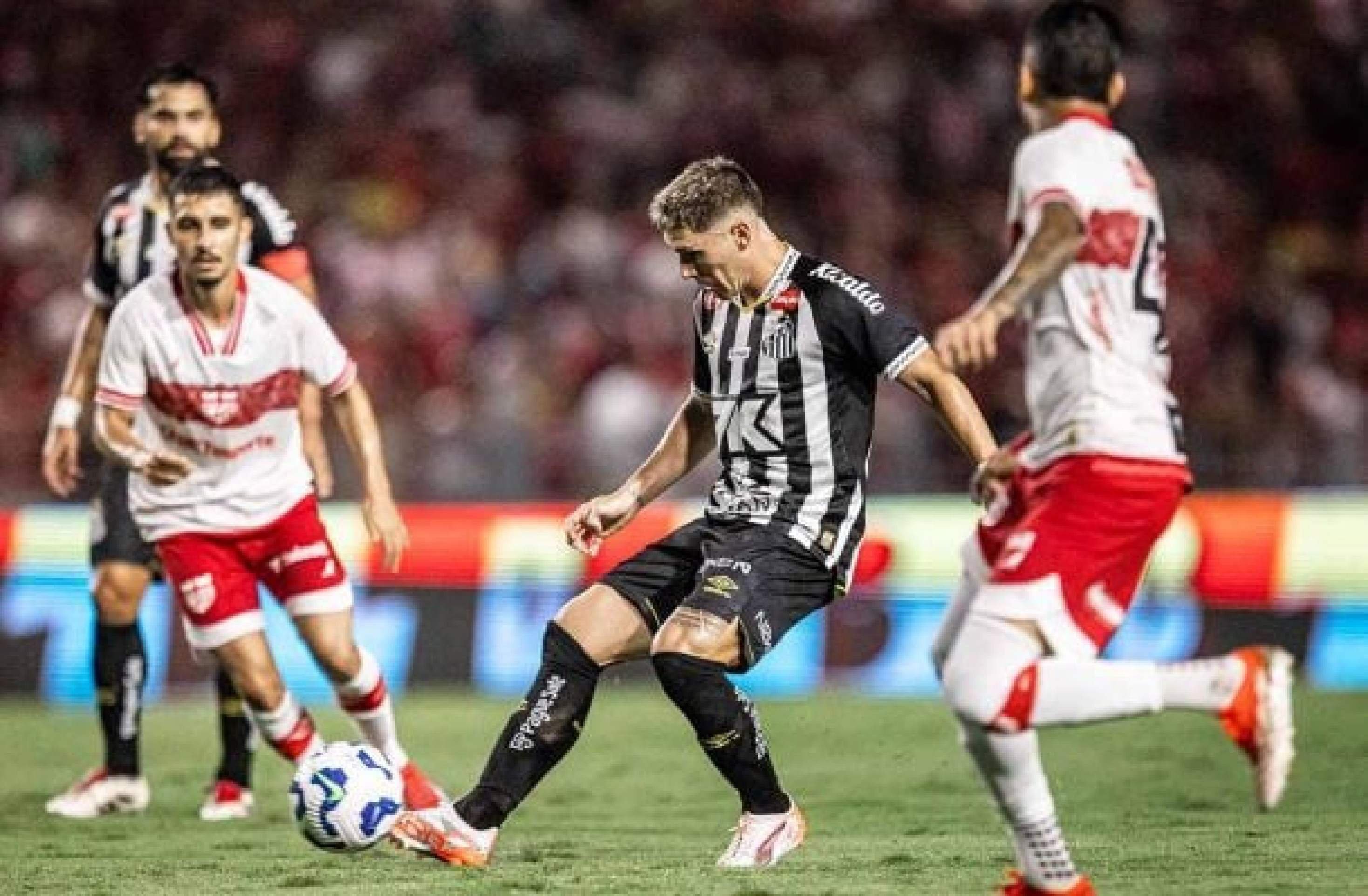Santos ficou no empate no tempo regulamentar e foi eliminado nos pênaltis  -  (crédito: Foto: Divulgação/Santos FC)