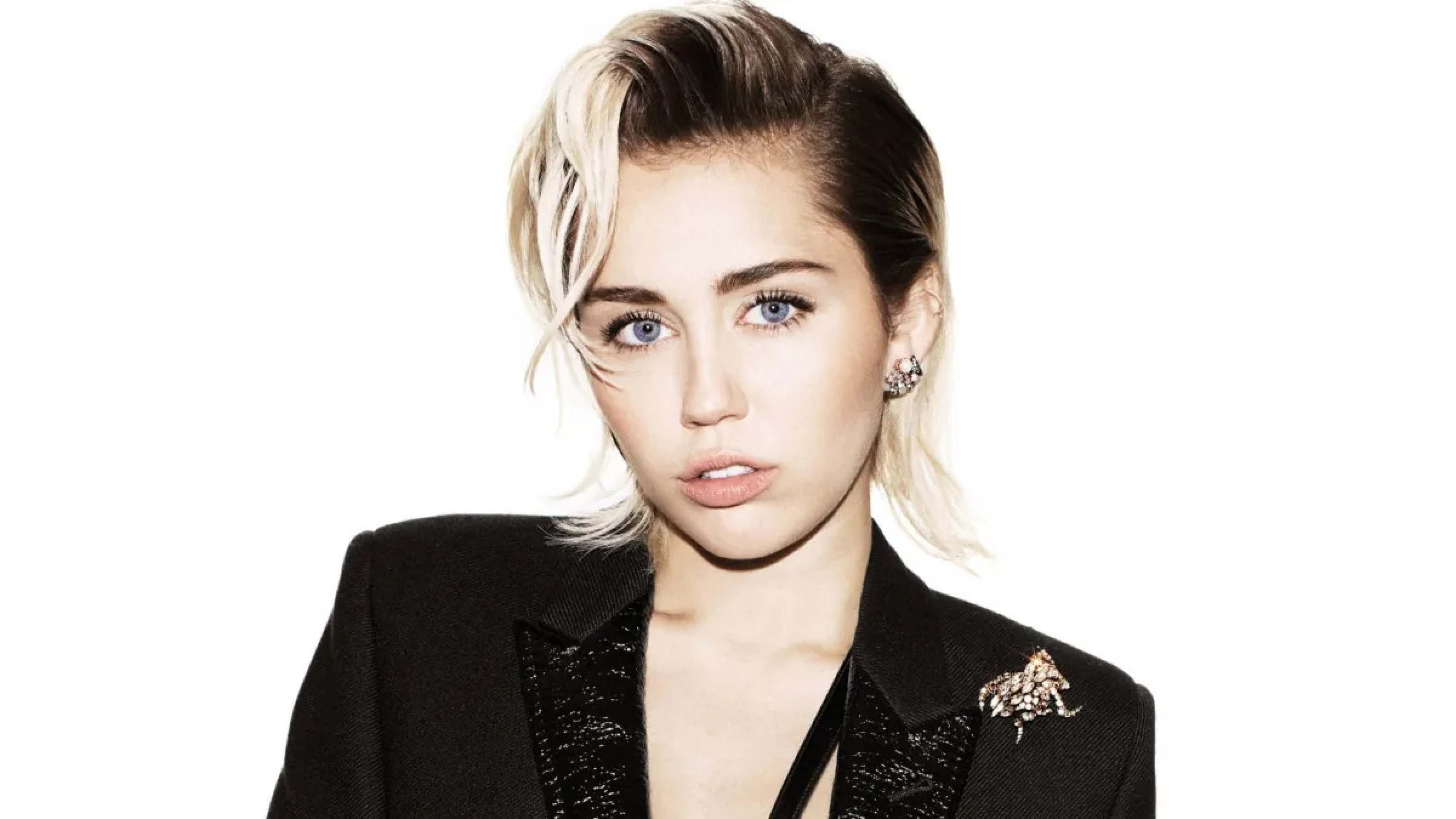 O desabafo de Miley Cyrus sobre luta para ficar sóbria