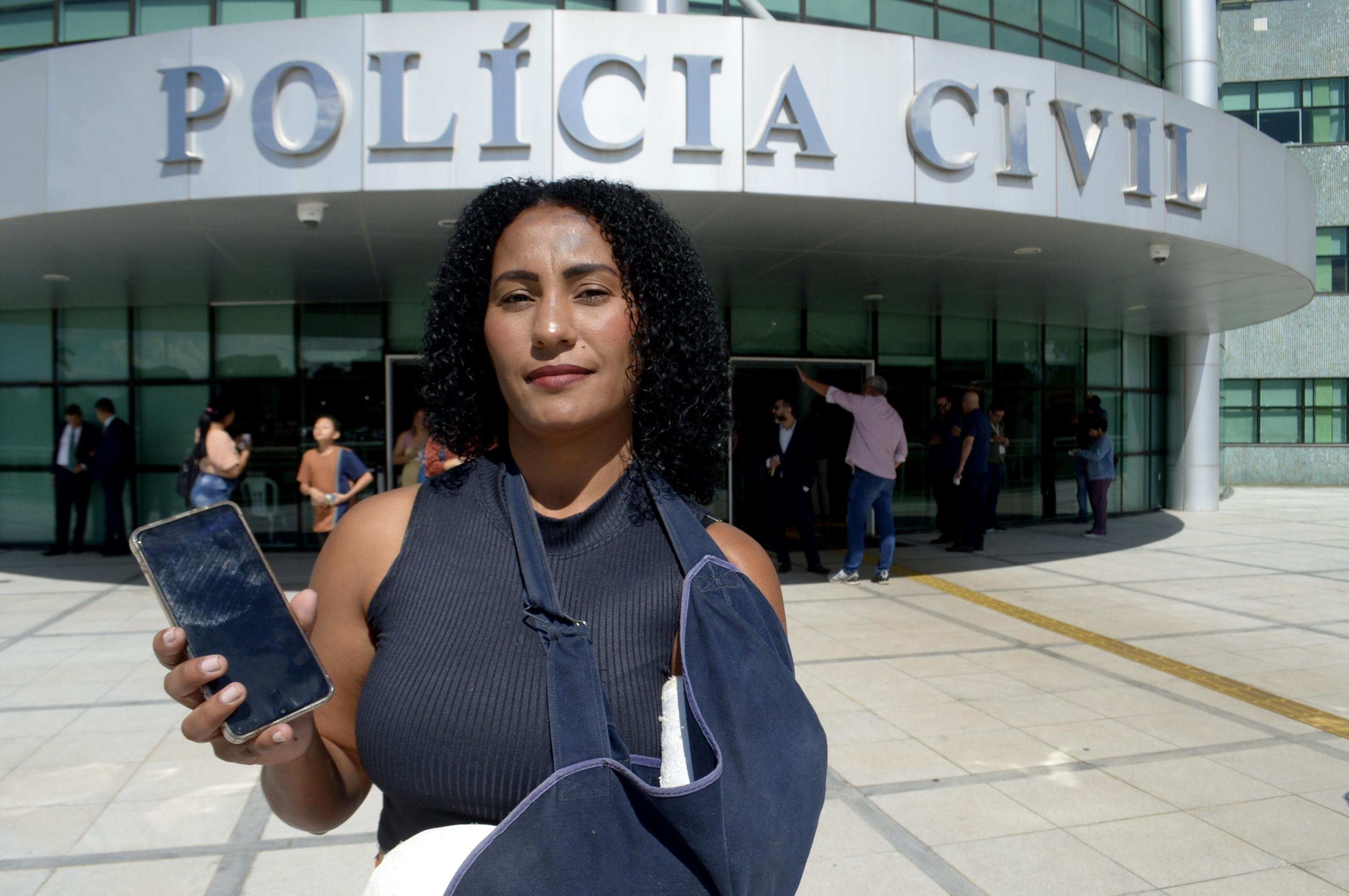 Devolução de celulares é marcada por surpresa. 