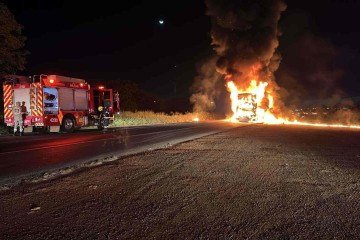 O Corpo de Bombeiros foi acionado para atender a ocorrência por volta 3h50 -  (crédito: Divulgação/Corpo de Bombeiros de Goiás)