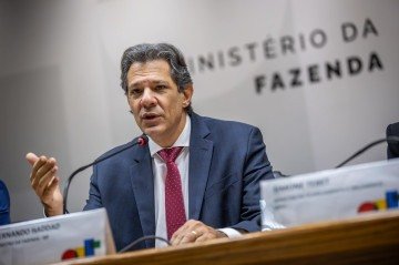 Por meio de novo decreto publicado na noite de ontem (22/5), o governo retirou a cobrança de 3,5% de IOF para transferências relativas a aplicações de fundos no exterior, que até ontem era tinha tributação zerada -  (crédito: Diogo Zacarias/MF)
