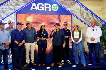 Governador visitou AgroBrasília e destacou a importância do agronegócio para o desenvolvimento do DF -  (crédito: ED ALVES/CB/D. A Press)
