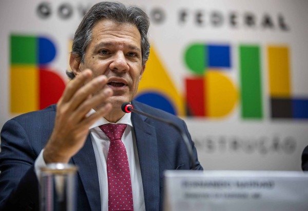'Entendemos que, pelas informações recebidas, valia a pena fazer uma revisão desse item para evitar especulações sobre objetivos que não são próprios da Fazenda e nem do governo', justificou o ministro

 -  (crédito: Diogo Zacarias/MF)
