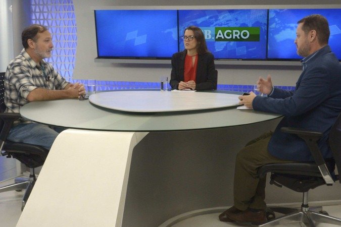 Reuber aos jornalistas Mariana Niederauer e Roberto Fonseca: Reuber aos jornalistas Mariana Niederauer e Roberto Fonseca: